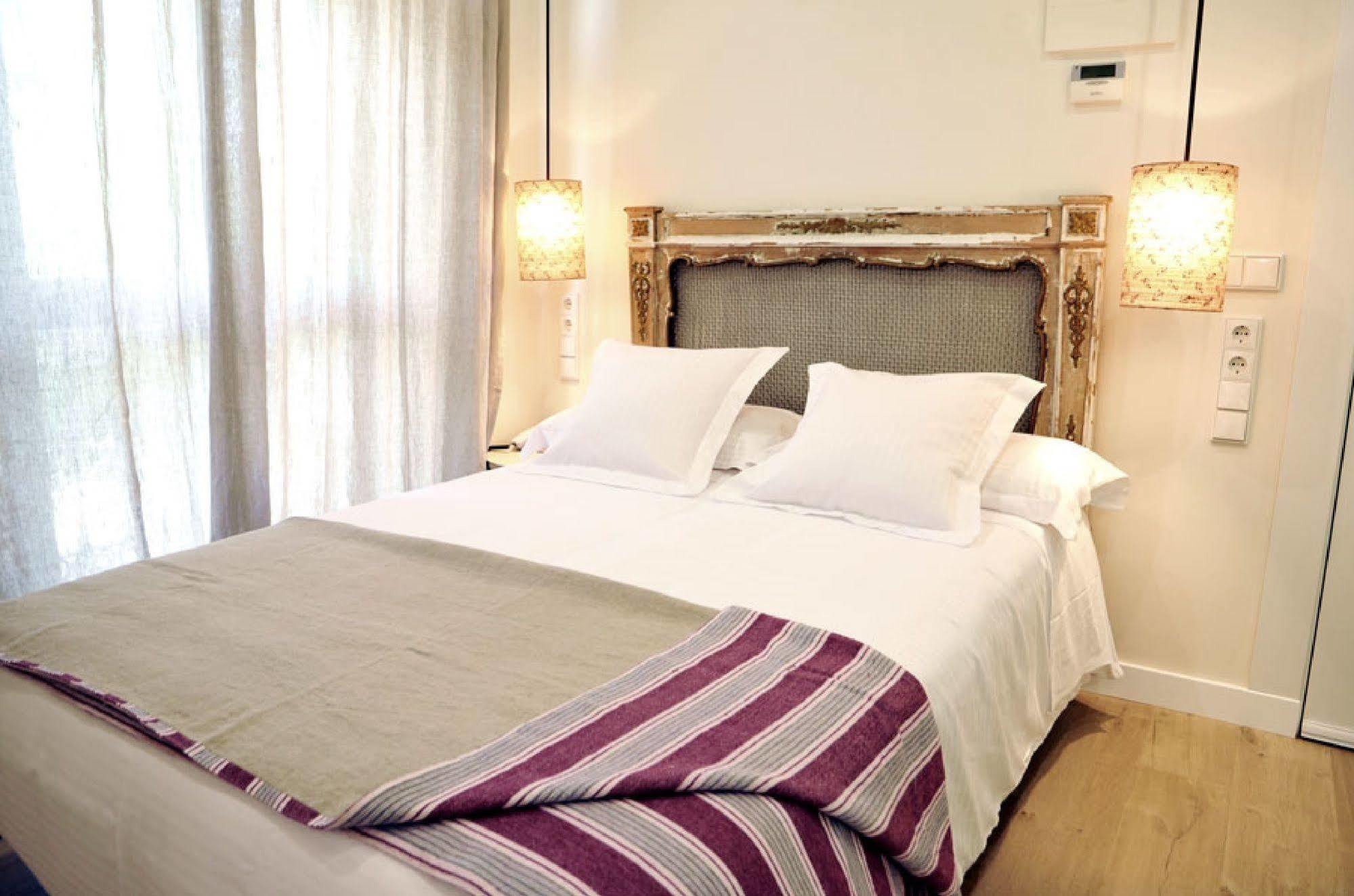 The Corner House Hotel Seville Exterior photo